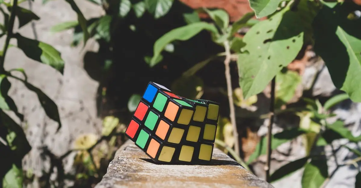Les meilleures techniques pour résoudre rapidement le Rubik's Cube