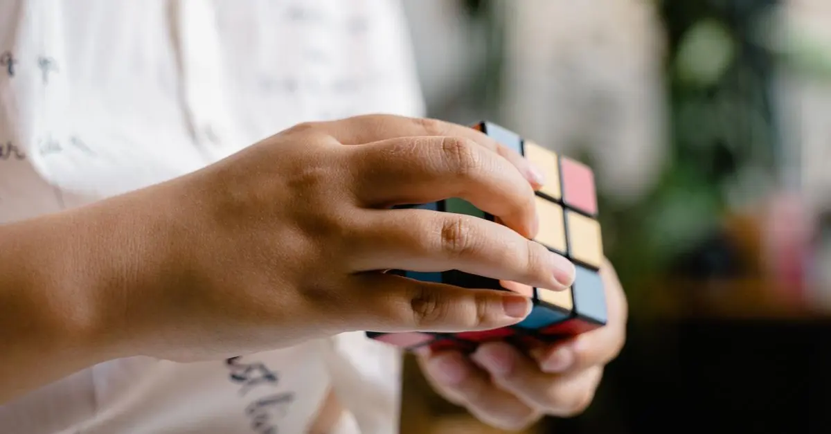 Comment Débuter avec un Rubik's Cube : Guide étape par étape