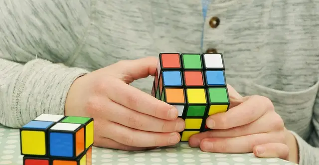 Les erreurs courantes à éviter lors de la résolution d'un Rubik's Cube