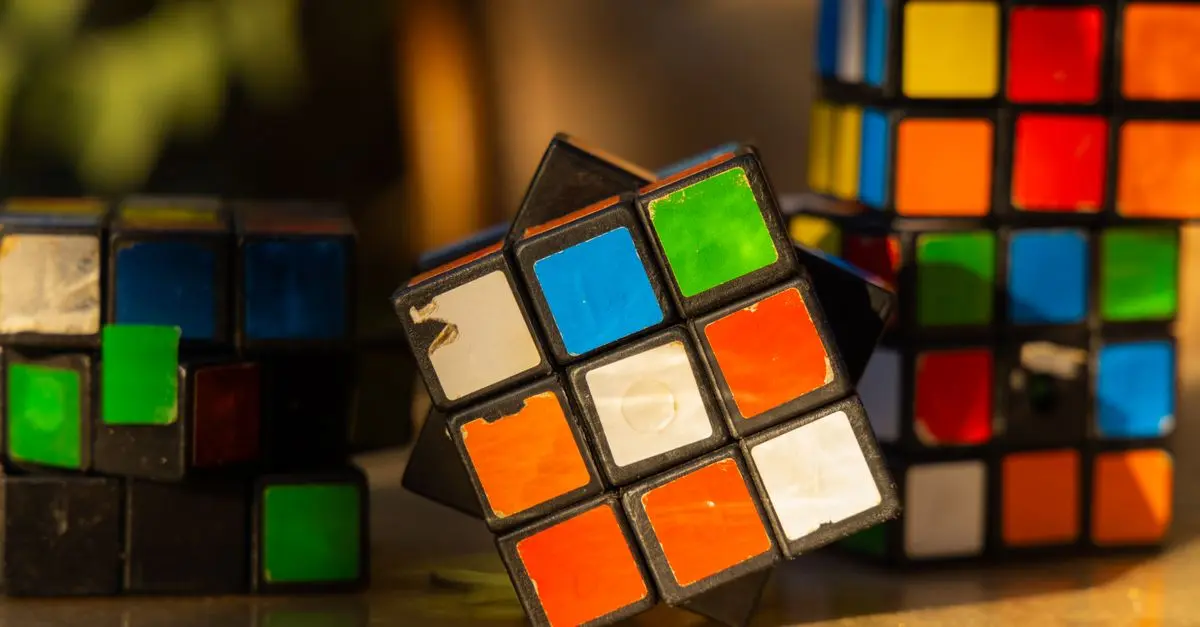 Les meilleures méthodes pour résoudre le Rubik's Cube efficacement